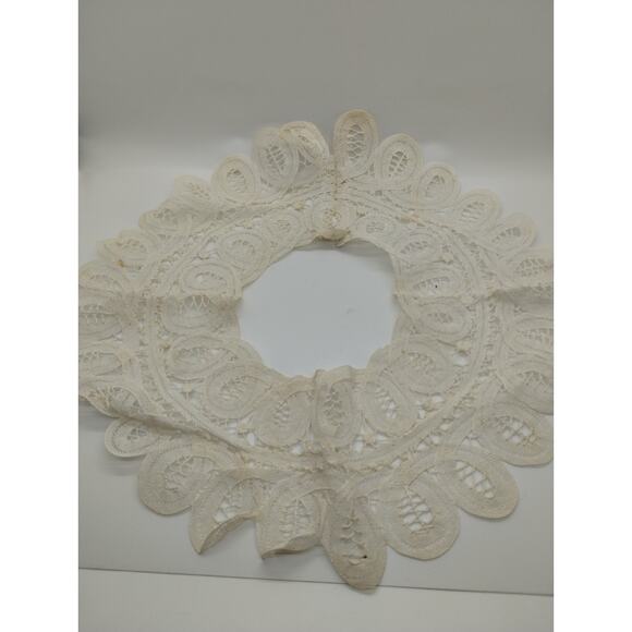 Vintage Round Battenburg Lace Insert - Yellowed from Age - 13" x 12" - Picture 1 of 5